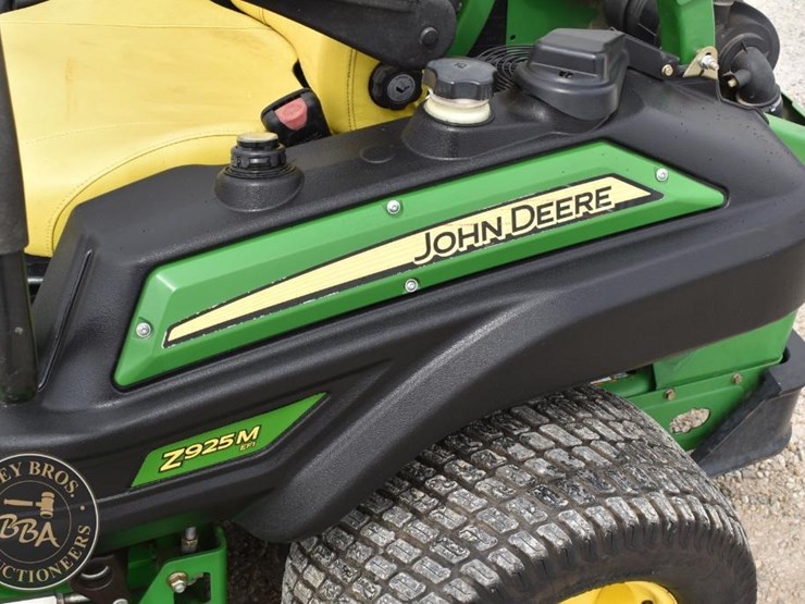 2013-john-deere-z925m-image-19