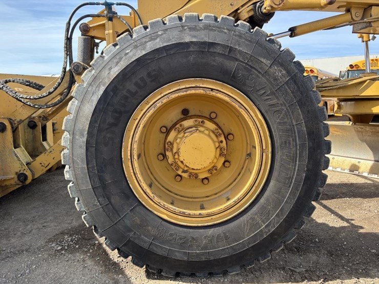 2006-caterpillar-143h-image-38