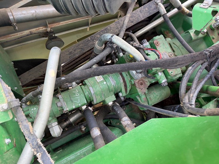 2014-john-deere-s670-image-140