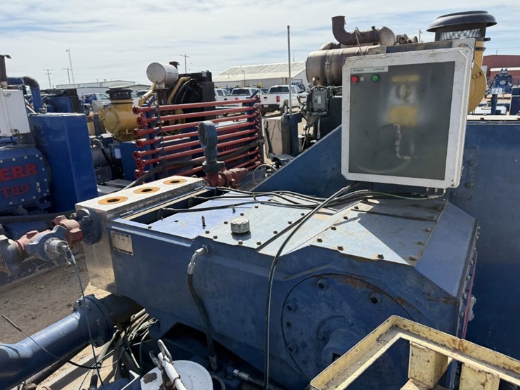 2018-caterpillar-c18-image-13