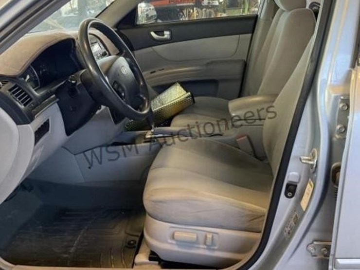 2008-hyundai-sonata-gls-sdn-image-21