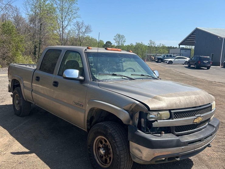 2001-chevrolet-2500hd-image-2