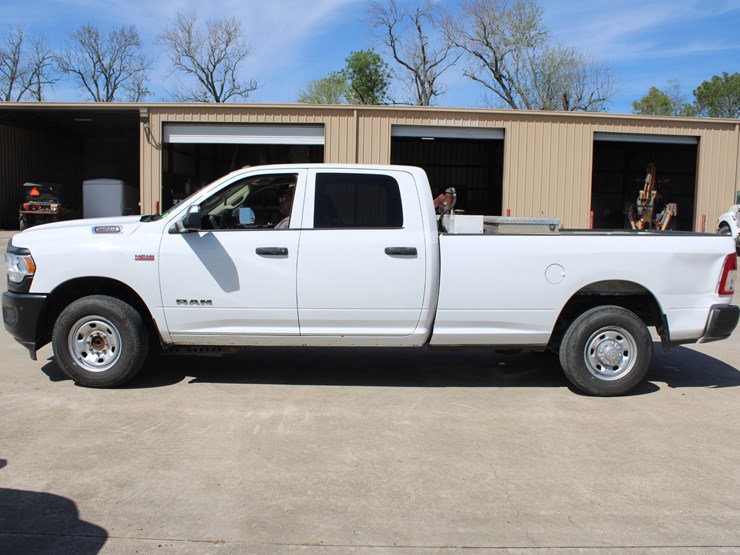 2019-dodge-2500-image-1