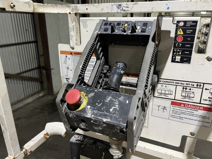 2017-jlg-1930es-image-8