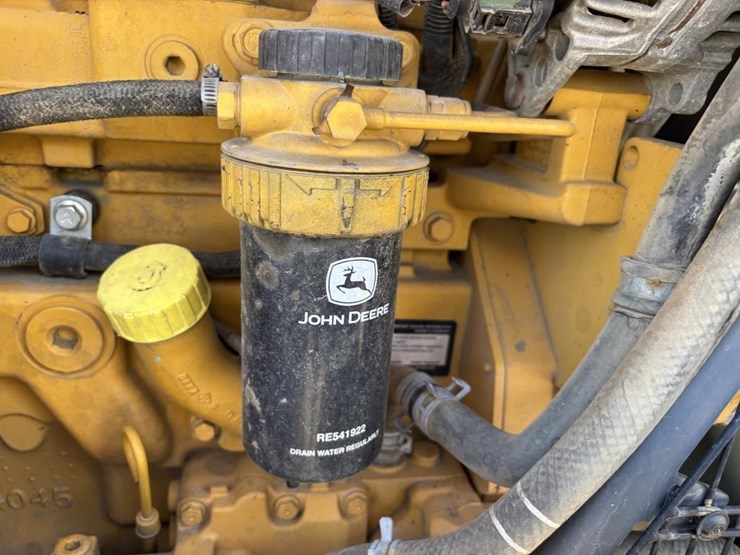 2018-deere-210lep-image-50