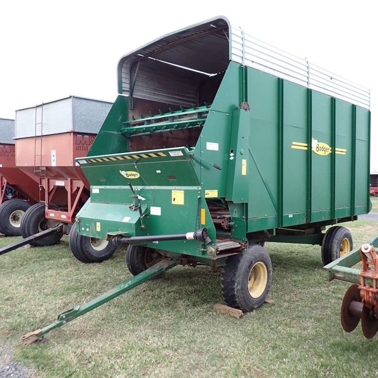BADGER 14' SILAGE WAGON 4763