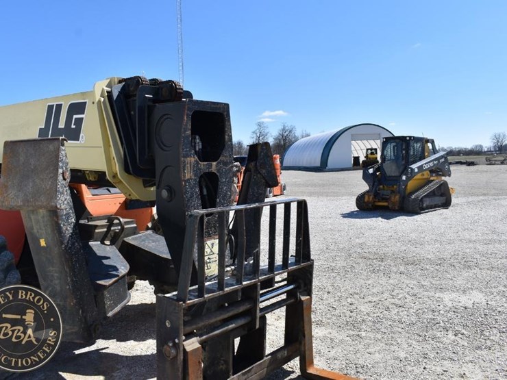 2015-jlg-g10-55a-image-28