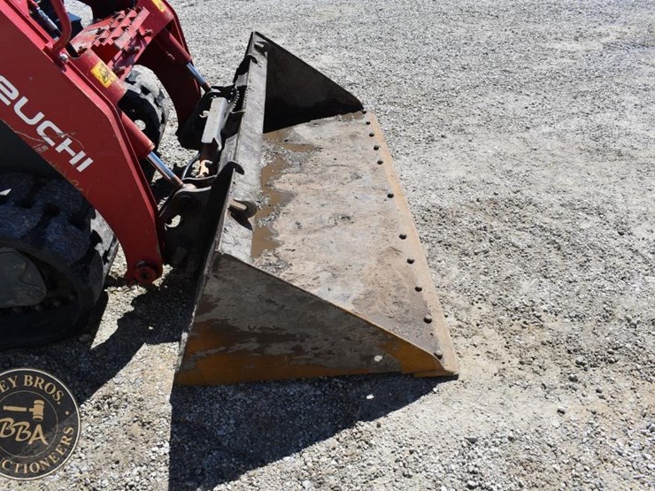 2020-takeuchi-tl8r2-image-17