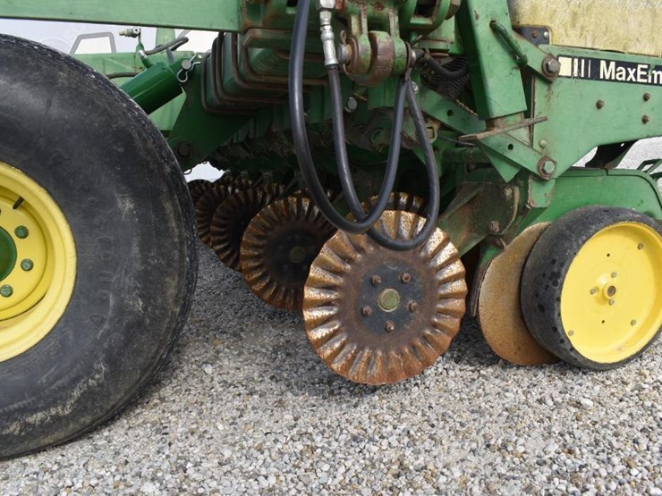 1990-john-deere-7240-image-19