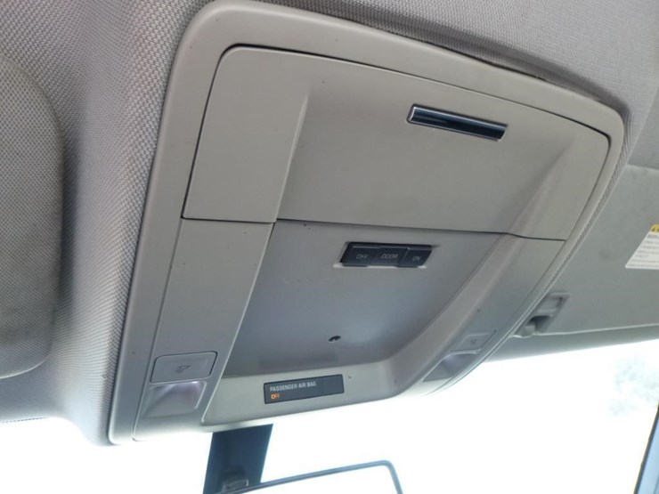 2017-chevrolet-2500-image-14