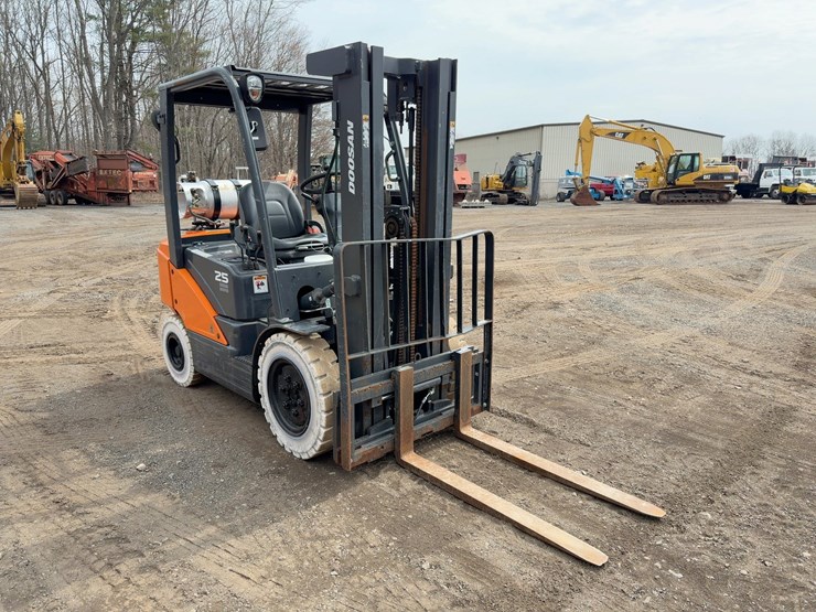 doosan-g25p-7-forklift-image-7
