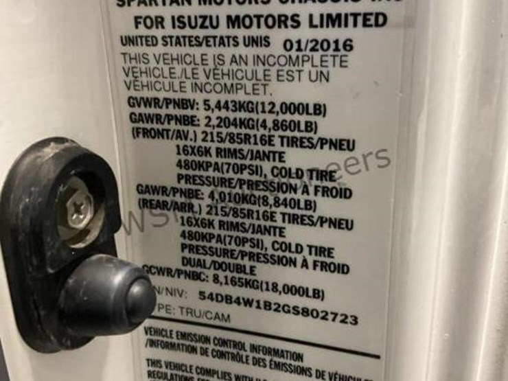 2016-isuzu-npr-image-14