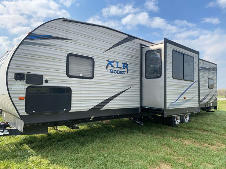 2019-forest-river-xlr-boost-31qb-image-4