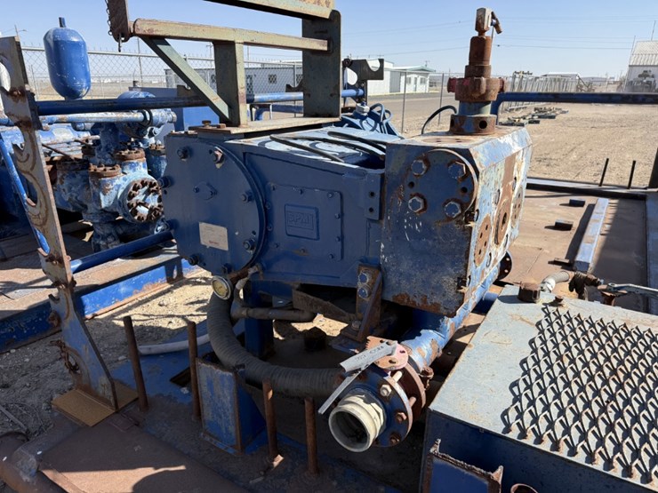 spm-tws-600s-10k-triplex-pump-mtd-on-20-x-8-skid-(incomplete,-inop)-image-4