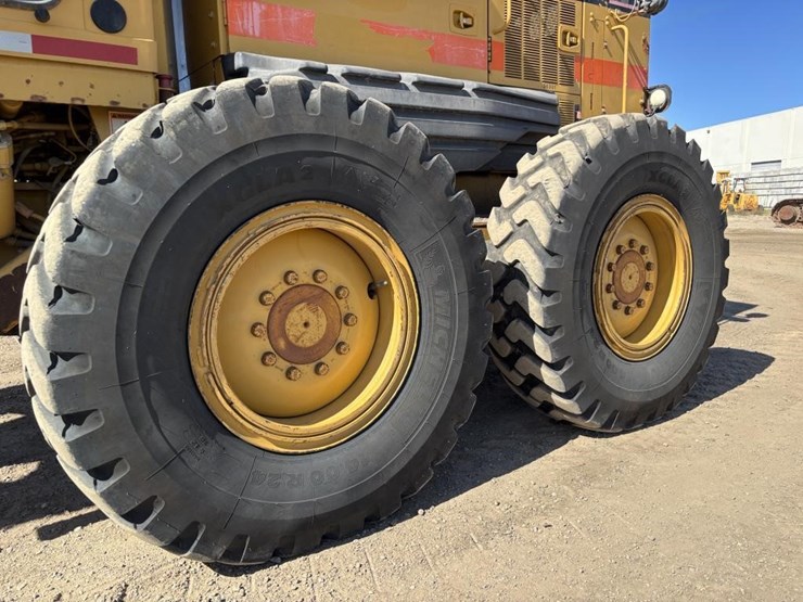 2006-caterpillar-143h-image-34