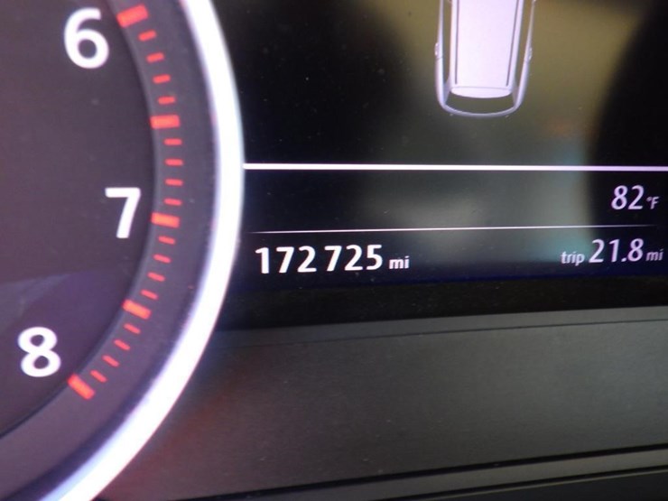 2012-volkswagen-touareg-image-14