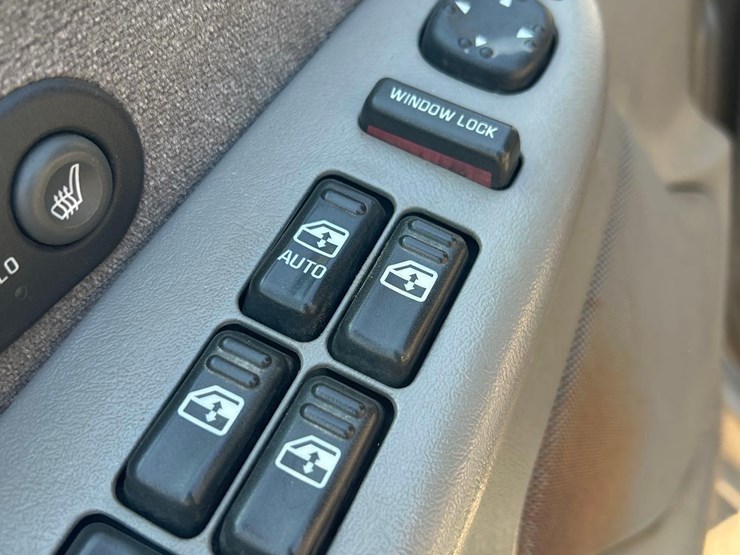 2001-chevrolet-2500hd-image-28