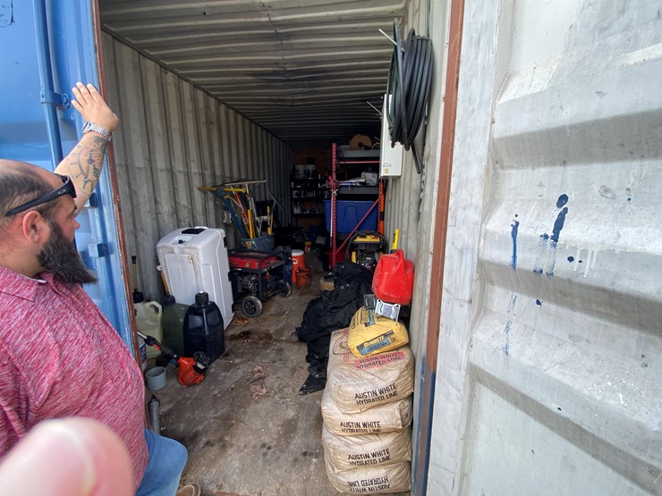 #1100-•-40'-container-with-16"-office-image-8