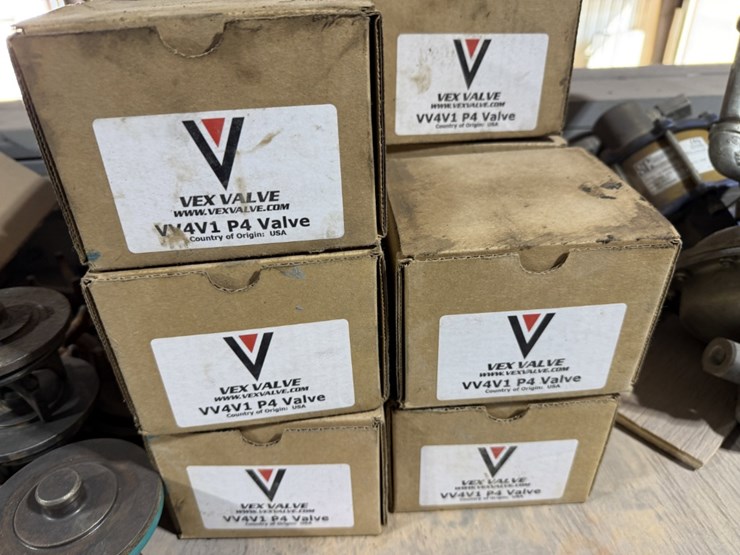 6-shelve-section-of-kerr-&-some-ofm-triplex-pump-parts-image-8