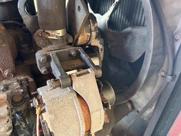 case-ih-4390-image-23