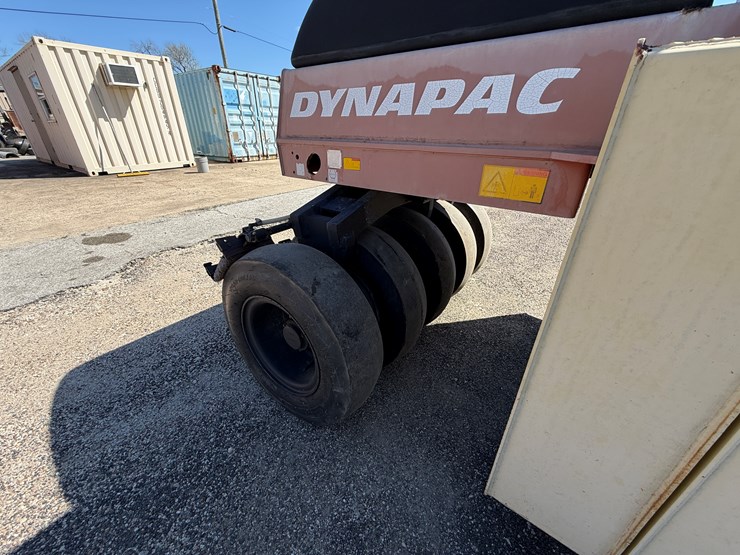 2006-dynapac-cp142-image-7