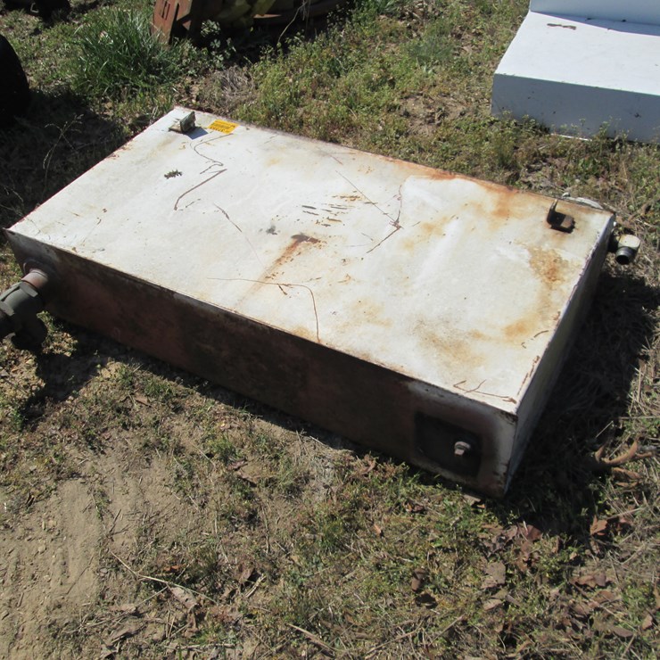 #37353 • 4'x2'x10" Hyd Oil Tank