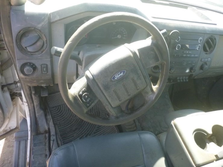 2012-ford-f550-image-13