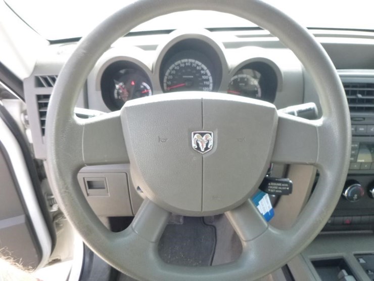 2008-dodge-nitro-image-13