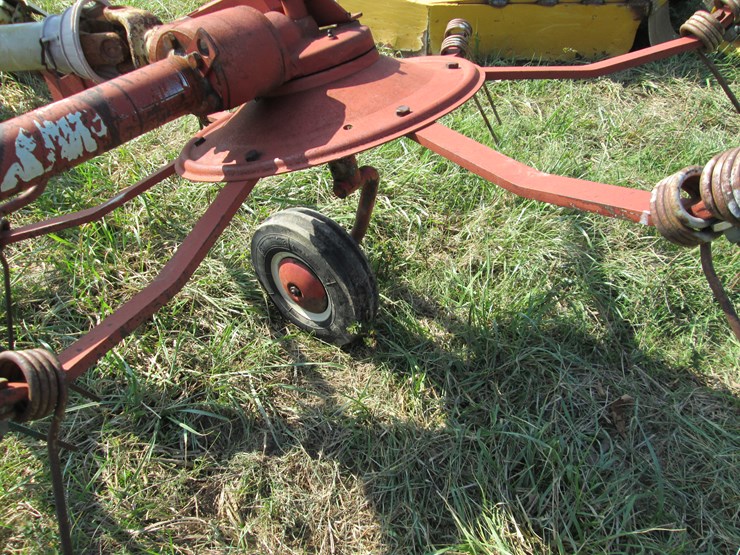 new-holland-157-image-8