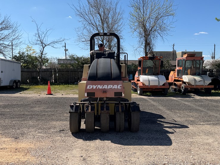 2006-dynapac-cp142-image-3