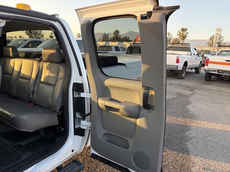 2013-chevrolet-2500-image-18