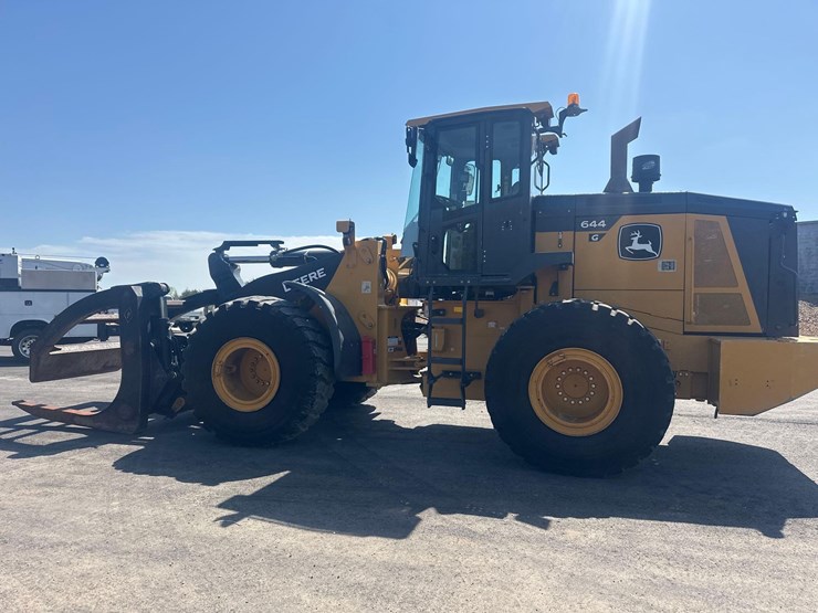 2022-john-deere-644-image-8