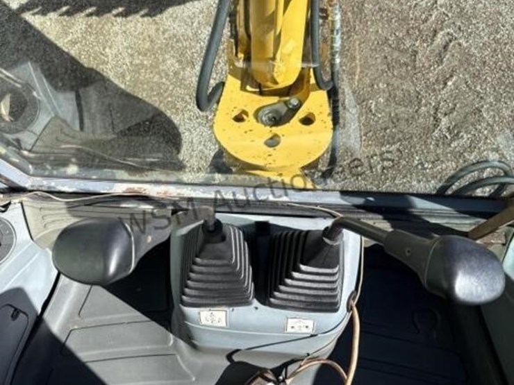 new-holland-lb115-image-55