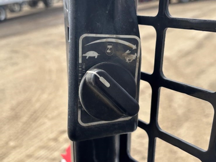 2021-bobcat-t450-image-24