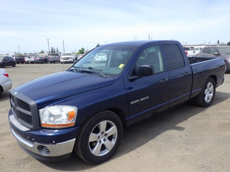 2005-dodge-ram-1500-image-1