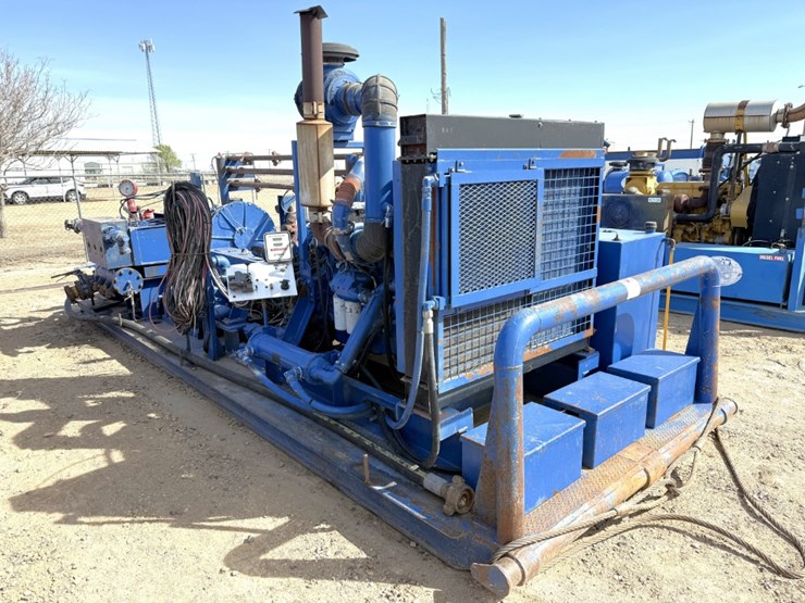 ofm-10k-wp-triplex-well-service-pump-p/b-detroit-series-60-14l-665-hp,-skidded-image-2