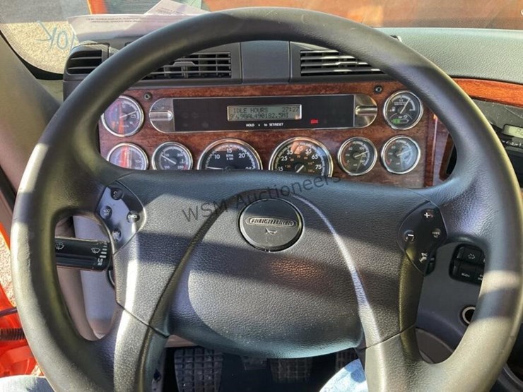 2012-freightliner-cascadia-t/t-image-18