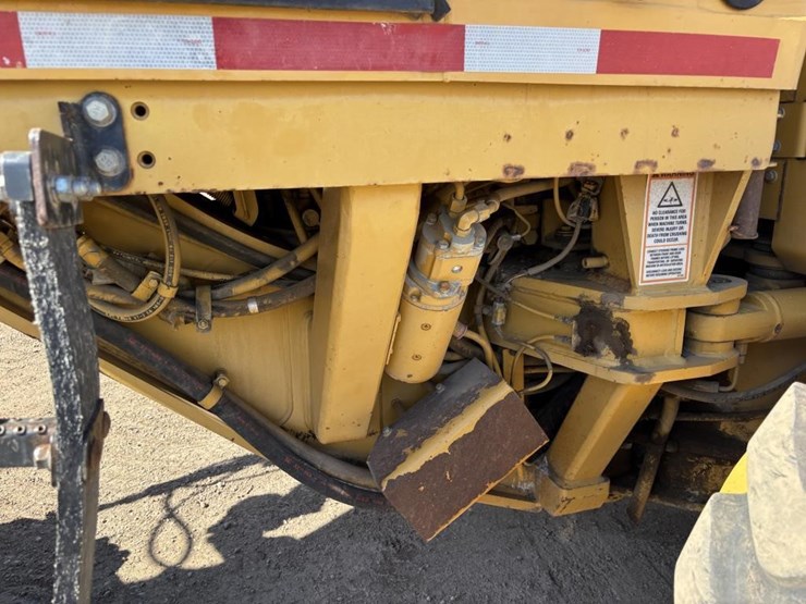 2006-caterpillar-143h-image-36