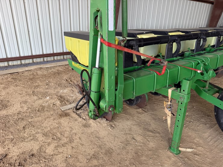 john-deere-7300-image-19