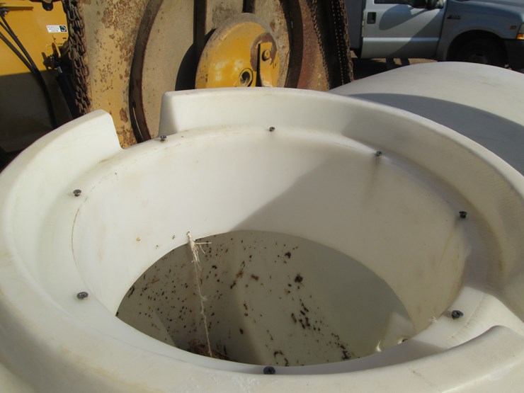 #37310-•-kbh-700gal-poly-tank-image-7