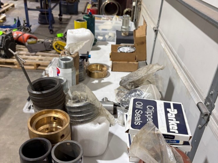 shelving-unit-w/-(unused)-xk-90-&-logan-swivel-parts,-stabbing-guides,-kelly-valve-kits,-guages,-etc-image-4