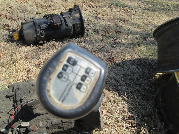 #43958-•-eaton-fuller-9sp-transmission-w/pto-image-3