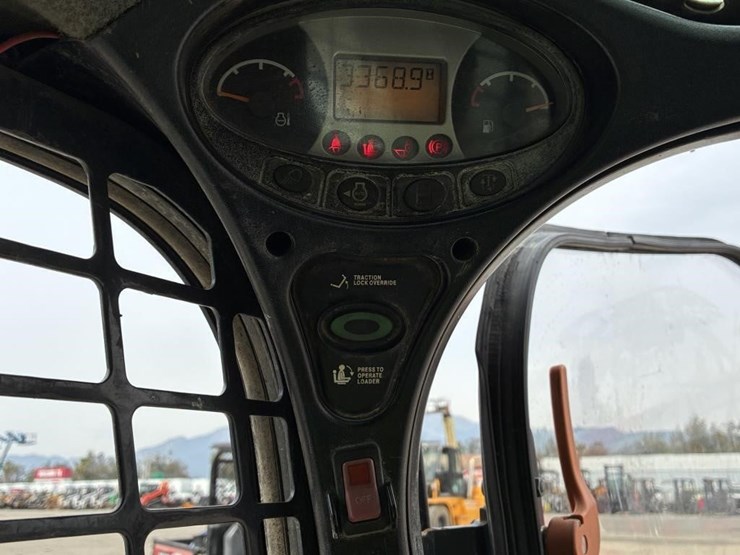 2016-bobcat-t650-image-11