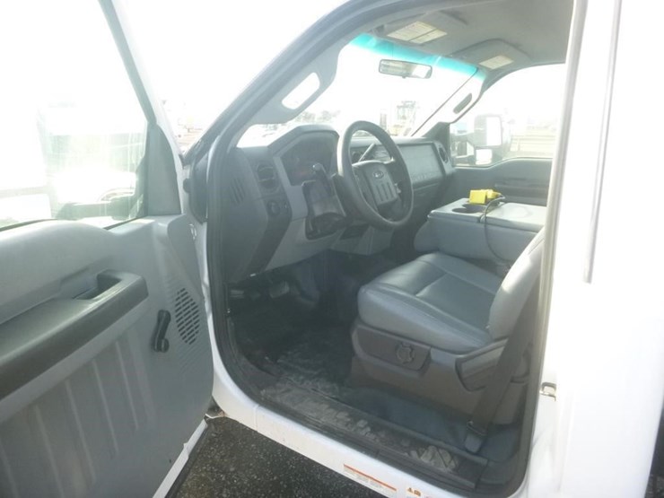 2011-ford-f450-image-11