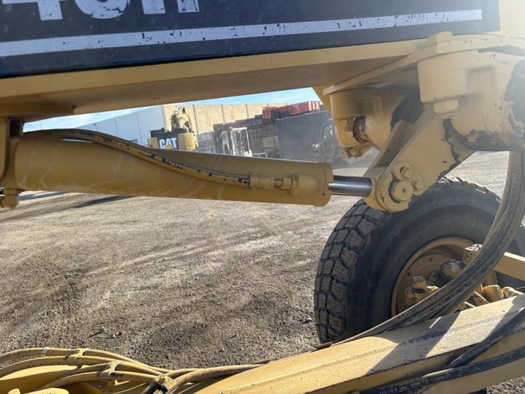 2006-caterpillar-143h-motor-grader-image-25