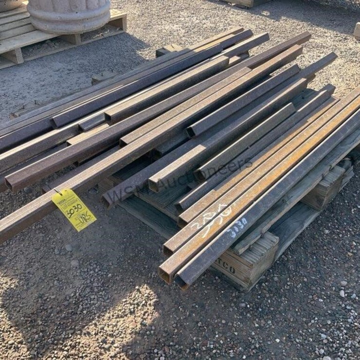 PALLET OF ASST 1 1/2IN SQUARE TUBING