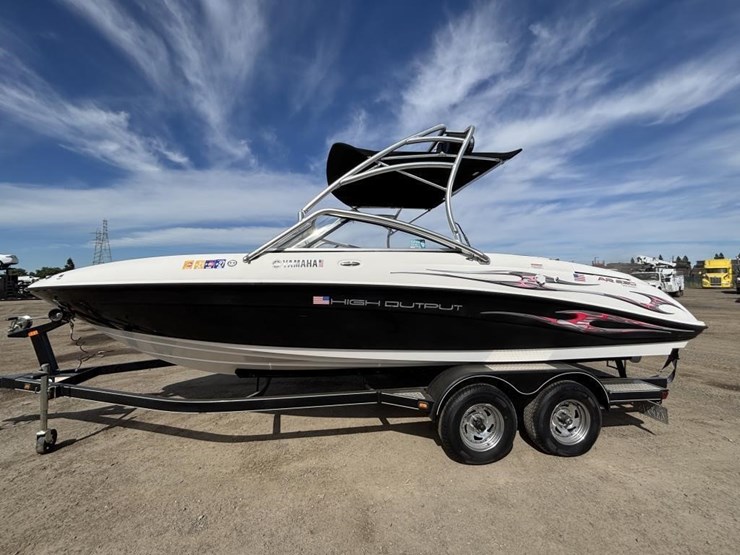 2005-unknown-trailer-image-5