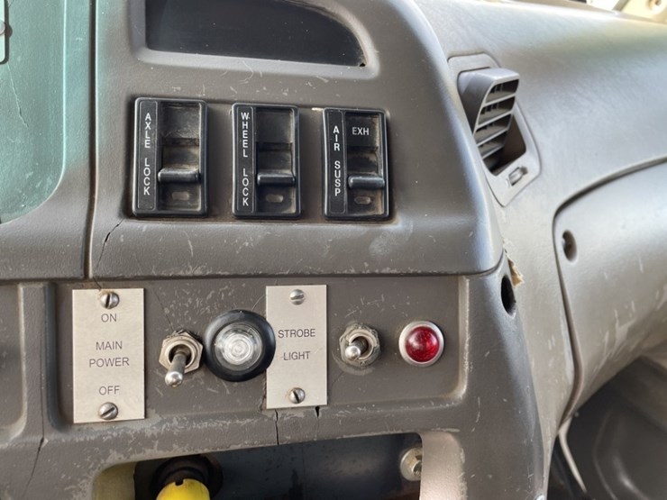 2001-sterling-l8500-image-39