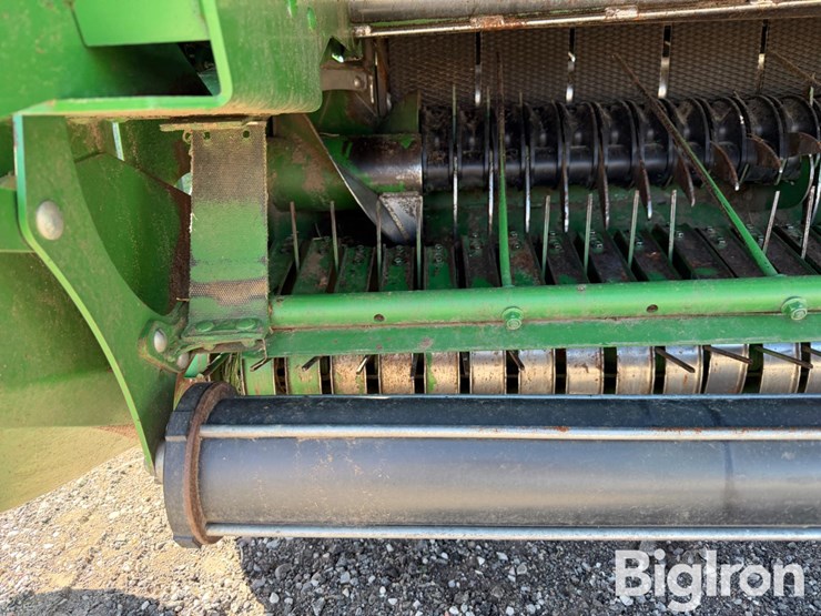 2024-john-deere-561m-image-18