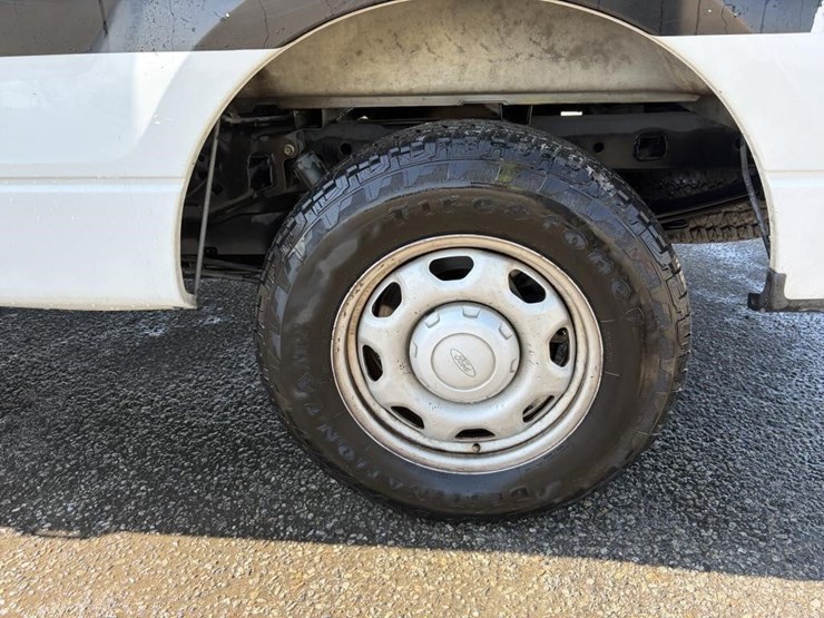 2012-ford-f150-xl-image-5